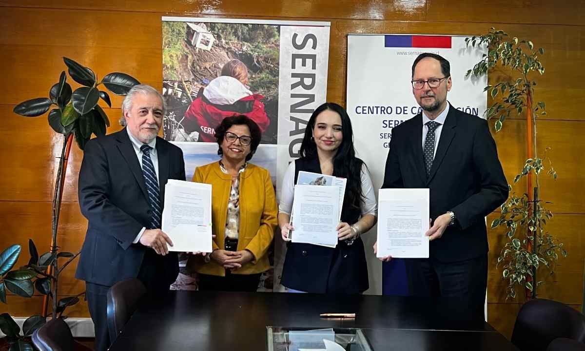 Firman convenio para fortalecer la seguridad y salud en la minería ...