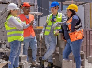 Participación laboral femenina en la construcción alcanza el 17% a nivel nacional