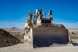 División Gabriela Mistral inicia prueba industrial de bulldozer telecomandado