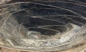 Hacienda ajusta al alza proyección del precio del cobre y alerta por menor producción en Collahuasi
