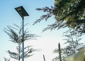 Codelco instala más de 600 luminarias solares en Puchuncaví