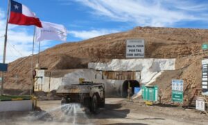 Supervisores de MML El Peñón rechazan oferta final con 62% de respaldo a huelga en negociación colectiva