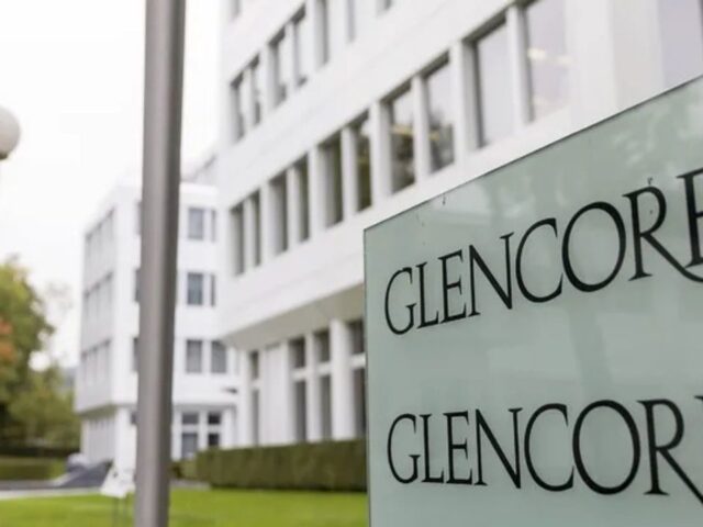 Glencore evalúa listar sus acciones en Australia tras el fracaso de la fusión con Rio Tinto