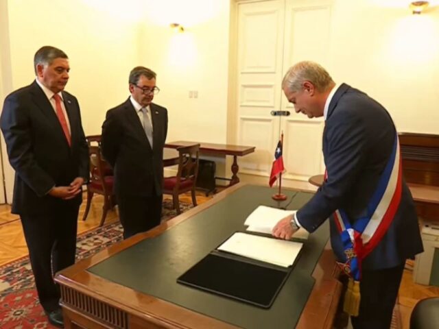 Kast fija plazos para resolver reclamaciones ambientales por más de US$16.000 millones en proyectos