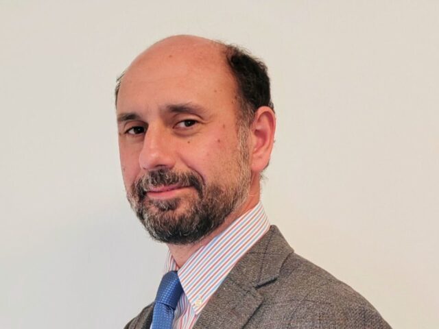 Dominga: cuando la doble negación no basta