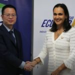 Ecuador firma contrato minero por US$1.700 millones con CMOC para Los Cangrejos