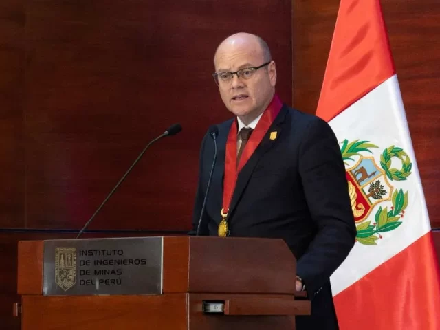 Juan Carlos Ortiz asume presidencia del IIMP y llama a destrabar inversiones mineras