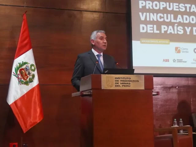 Instituto de Ingenieros de Minas del Perú advierte que reducir concesiones favorecería minería ilegal