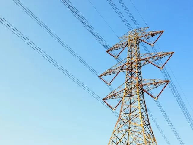 CNE redefine criterios de licitación para obras de transmisión tras Ley 21.721