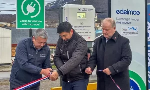 EDELMAG inaugura electrocargador más austral del continente en Puerto Williams