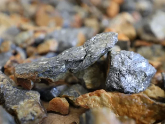 Senadores impulsan proyecto que crea régimen jurídico para minerales críticos