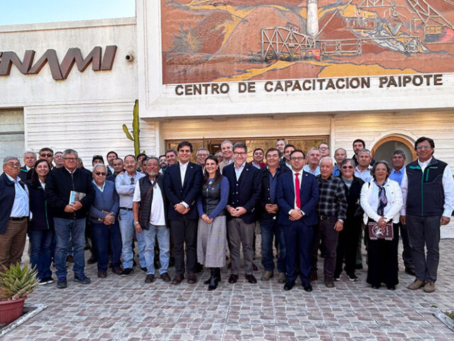 Biministro Mas se reunió con asociaciones y gremios mineros de Atacama para abordar desafíos de Enami