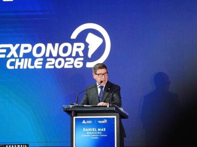 Biministro Mas destaca en Exponor las medidas del gobierno para atraer nuevas inversiones mineras