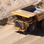 Costos mineros caen 5,7% en 2025, pero nuevas presiones por energía, logística e insumos amenazan la tendencia