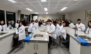 Liceo Domingo Latrille fortalece especialidad minera con modernización de laboratorio químico en Tocopilla