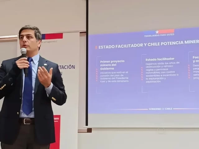 Gobierno presenta a pequeños mineros alcances de proyecto que modifica régimen de patentes mineras
