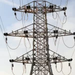 Deuda del mercado eléctrico de corto plazo cae 40% en mayo, pero persisten empresas sin garantías financieras