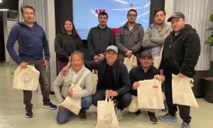 ABB capacita a personal de Teck Quebrada Blanca en variadores de frecuencia para optimizar operaciones mineras