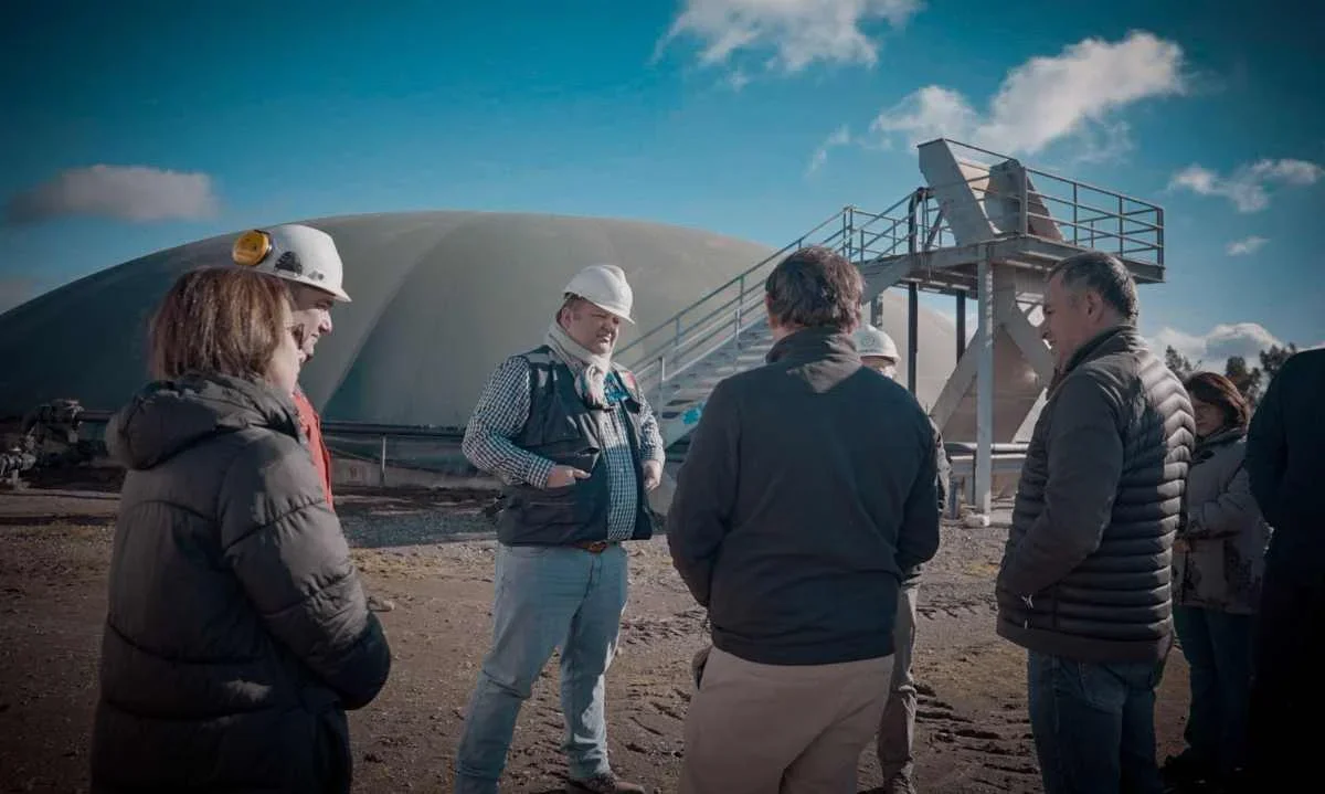 Seremi de Energía de Ñuble visita planta de BioGNL de Lipigas