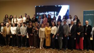 Lundin Mining entrega becas a estudiantes de educación superior de Atacama