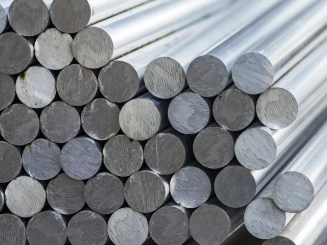 Inventarios de aluminio en la LME caen a su nivel más bajo del siglo por restricciones de suministro