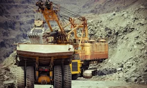 Cobre sube por estrechez física en China y pérdidas productivas en nuestro país