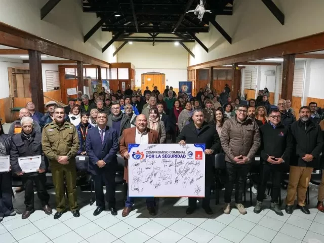 Codelco Ventanas instala 799 alarmas solares en Quintero para fortalecer seguridad comunitaria
