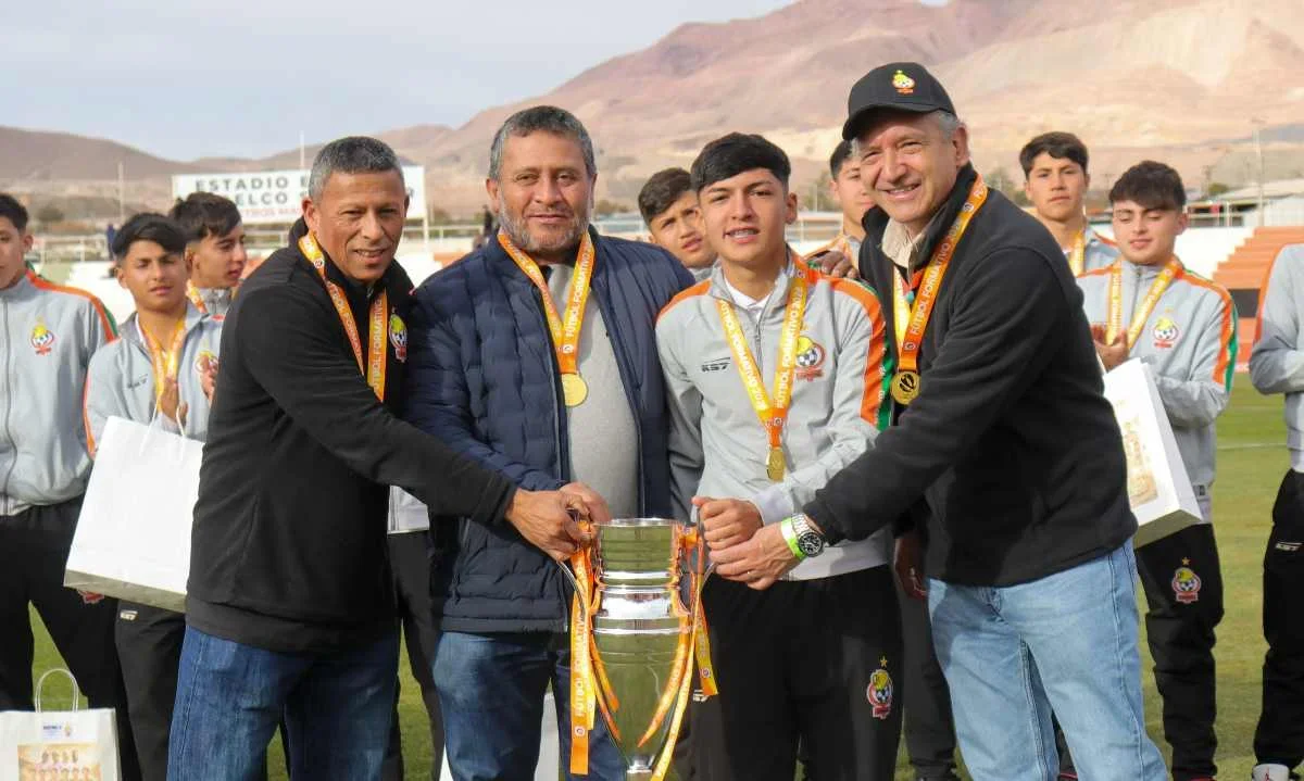 Cobresal Sub-16 es homenajeada como campeona del Apertura 2026