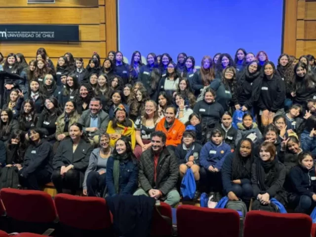 AMTC acerca minería y tecnología a estudiantes mujeres con talleres en litio y elementos críticos