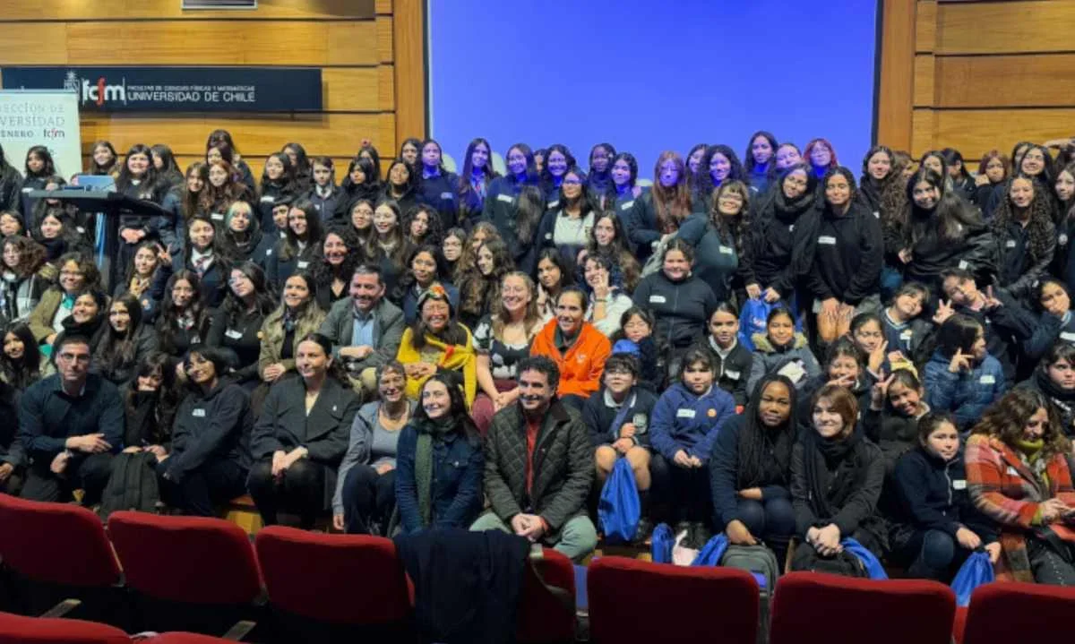 AMTC acerca minería y tecnología a estudiantes mujeres con talleres en litio y elementos críticos