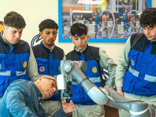 Estudiantes de Tocopilla fortalecen formación técnica en CEIM con experiencias en automatización minera