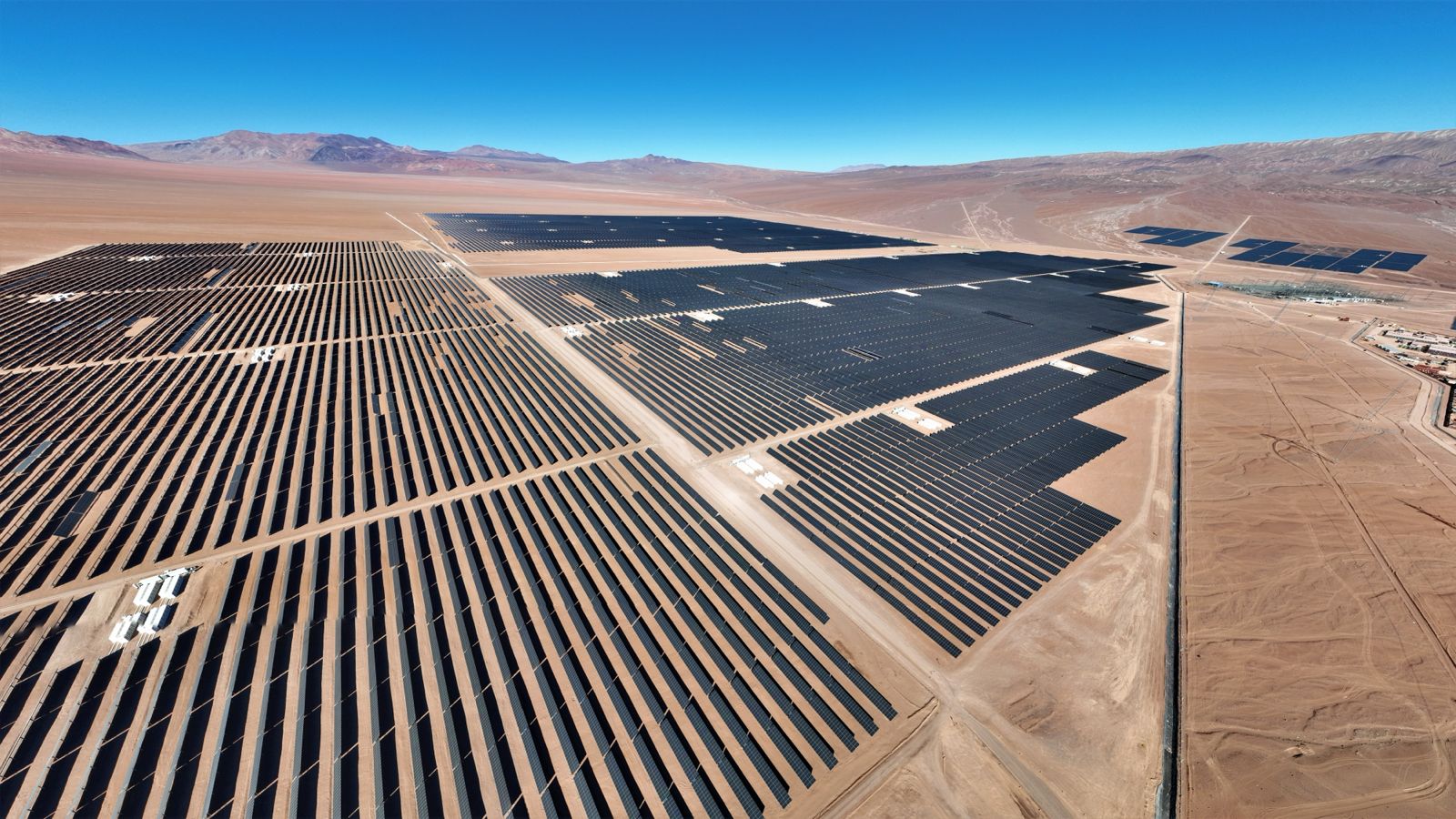 AES Andes culmina inversión superior a US$1.300 millones con inauguración de Hub Andes Solar