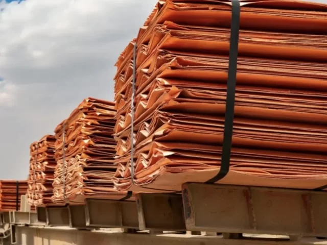 Cobre sube a US$ 6,69 la libra en Londres con fuerte caída de inventarios en Shanghái