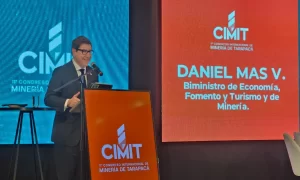 Gobierno acelera permisos mineros y simplifica regulaciones para atraer inversión
