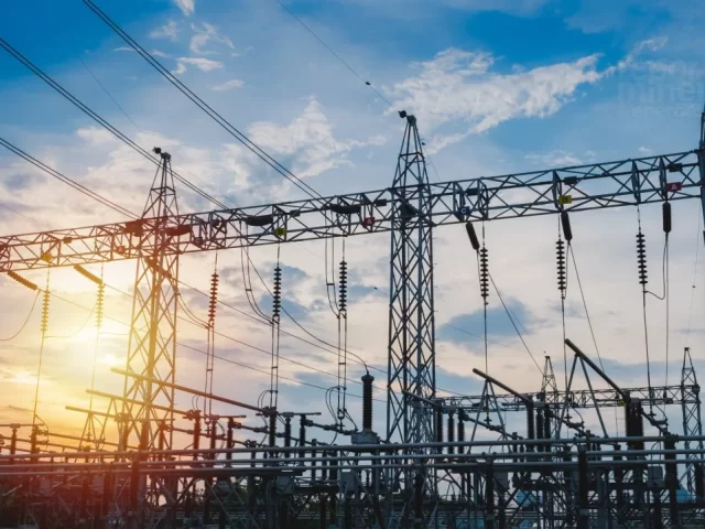 Adiós al petróleo: La AIE decreta el inicio de la «Era de la Electricidad» impulsada por la Inteligencia Artificial y los autos eléctricos