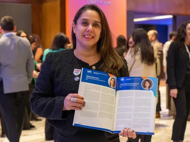 Claudia Alarcón de ABB reconocida entre cien mujeres que transforman la minería