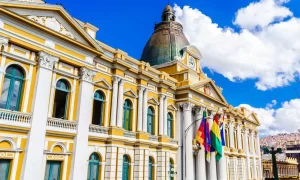 Bolivia flexibiliza controles de exportación de oro y cesa compras