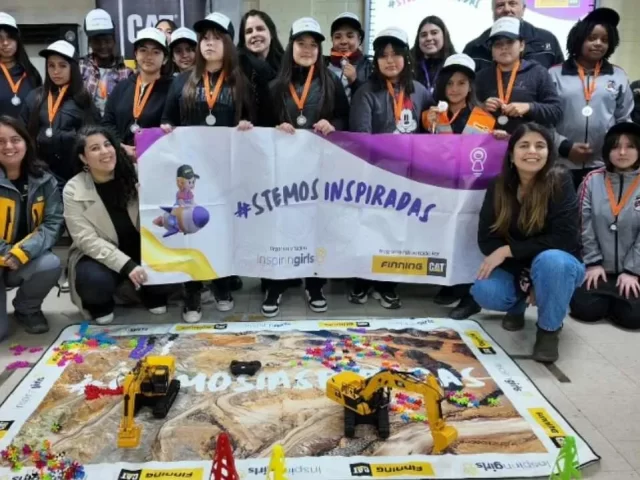 STEMos Inspiradas: Finning y Fundación Inspiring Girls llevan ciencia y tecnología a niñas de Los Andes